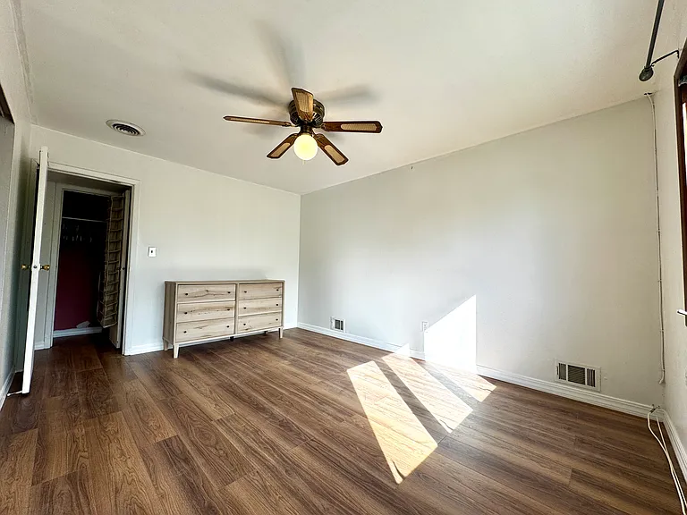 335 Jefferson Ave #2F — Photo 9