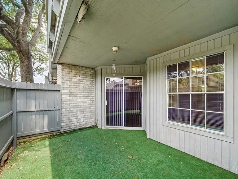 9797 Leawood Blvd #203 — Photo 12