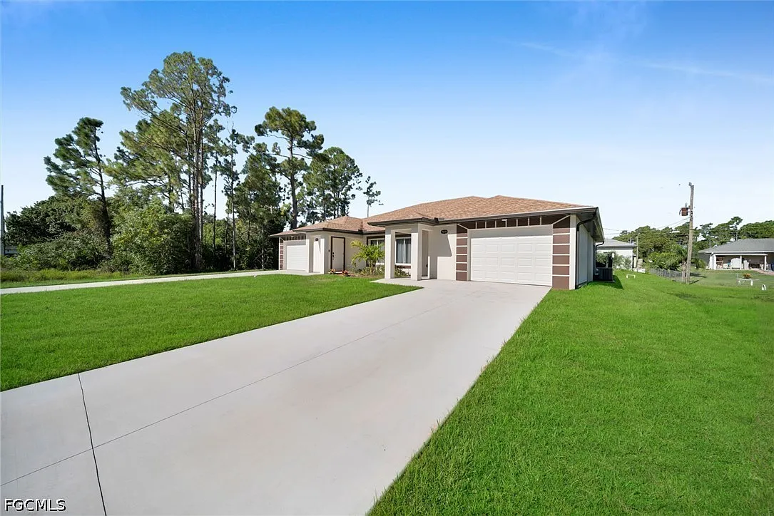 3 bed, 2.0 bath, 1200 sqft, $1,700 — Photo 2