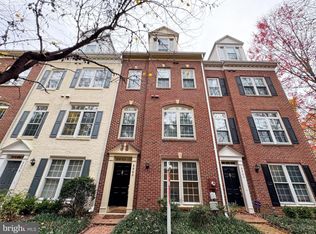 8860 Mansion View Ct, Vienna, VA 22182