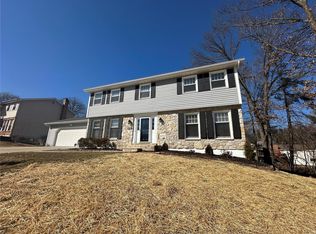 15597 Highcroft Dr, Chesterfield, MO