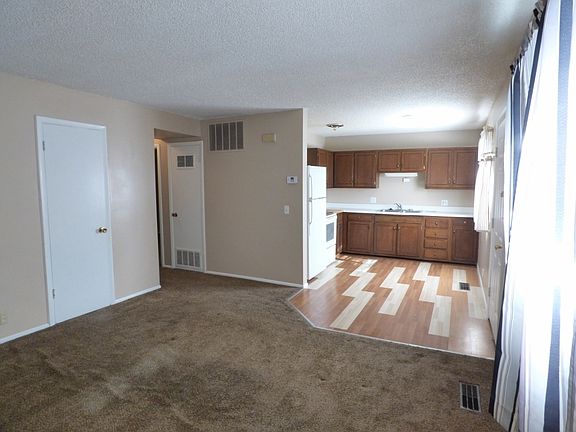 3rd image of 1495 S 200 E APT 4