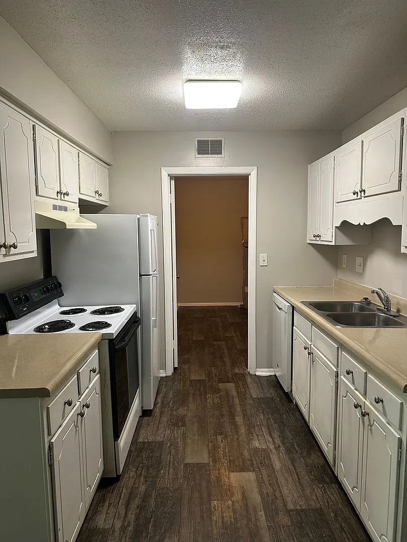 2 Bedroom/ 2 bath Condo — Photo 2