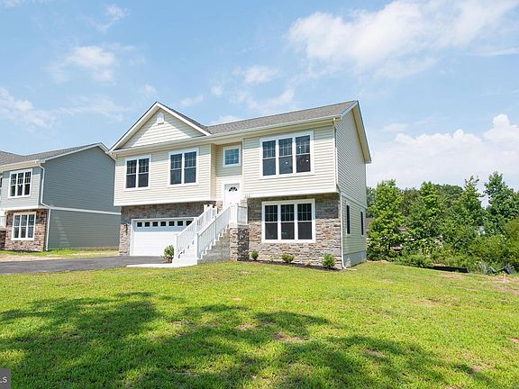 3rd image of 202 Shannon Park Ct
