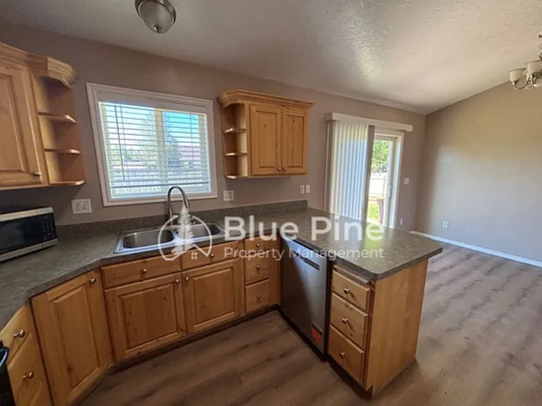 3904 E Lorna Ave — Photo 9