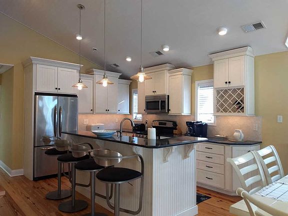 4th image of 129 59th St #East