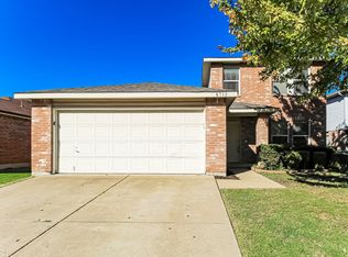 8712 Cove Meadow Ln, Fort Worth, TX 76123