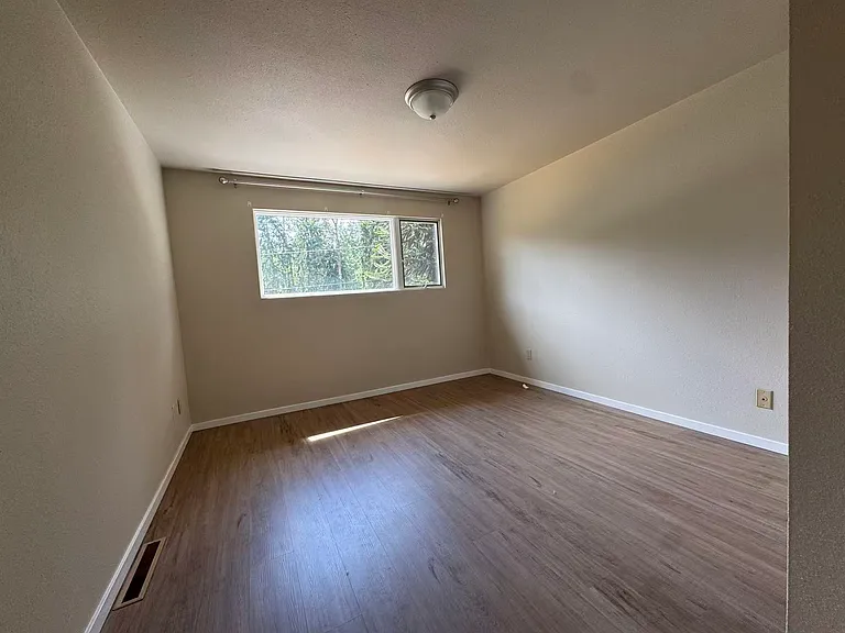 14624 SE Allen Rd — Photo 3