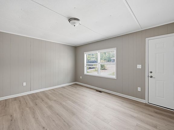 2nd image of 427 Gun Club Rd