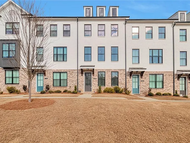 1115 Larkin Dr — Photo 1