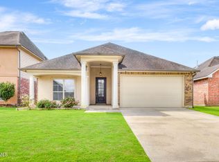 214 Forest Grove Dr, Youngsville, LA 70592