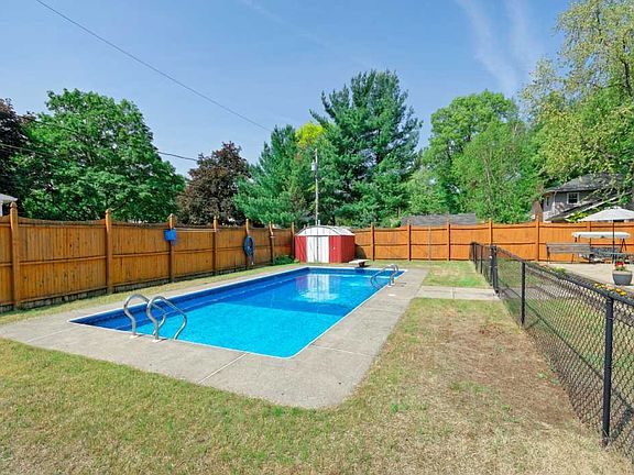 3rd image of 47 Emerick Ln