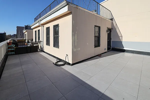 Rented by Brick&Mortar | media 7