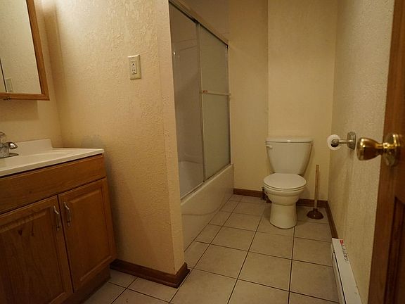 2ND FLOOR FULL BATH