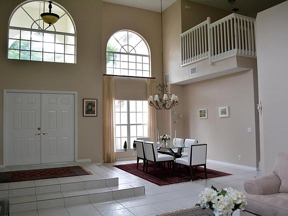 Entry & Dinning Room