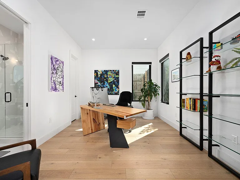 1004 Audrey Ct — Photo 12