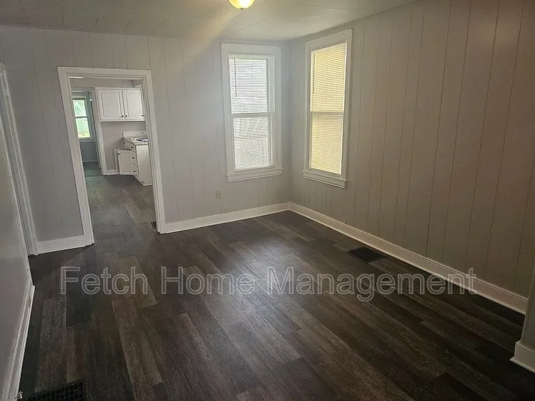 428 Smith St — Photo 4