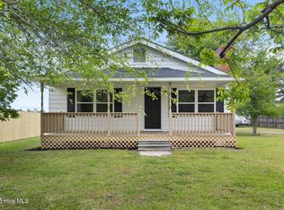 84 8th St, Maysville, NC 28555