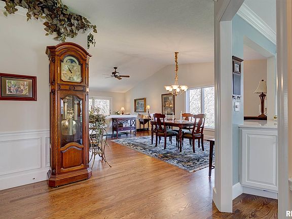 4th image of 10415 N Pheasant Ln #21