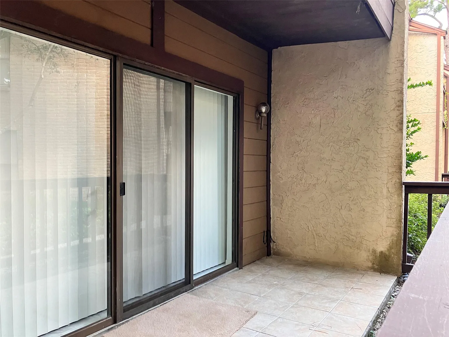 1 bed, 980 sqft, $1,550 — Photo 3