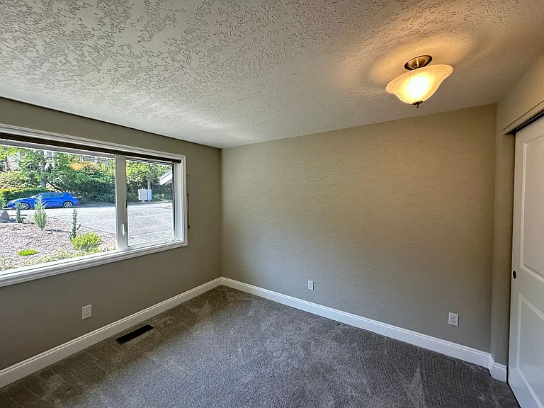 2710 Lakeridge Ln — Photo 10
