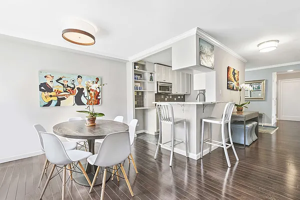 Sold by Compass | media 18