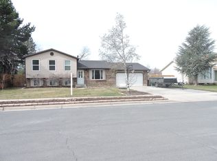 8927 S Manchester Ln, Sandy, UT 84093