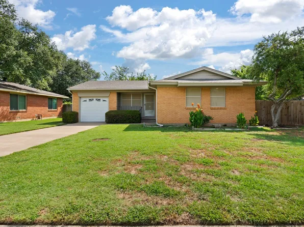 1111 S Ridgeway Dr, Cleburne, TX 76033