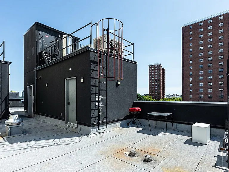 978 Kent Ave #5B — Photo 12