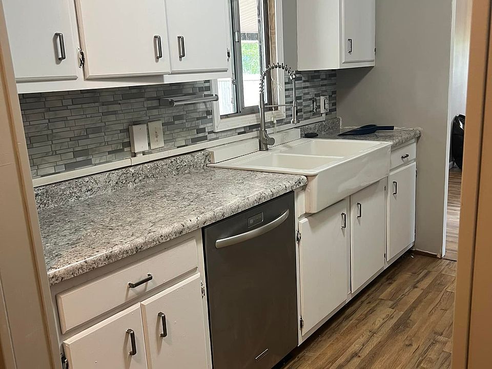 1st image of 221 Center St