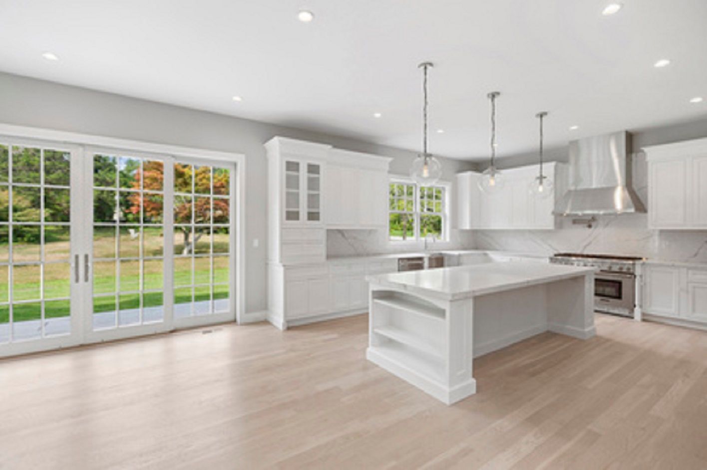  Large Marble Kitchen w High End Appliances