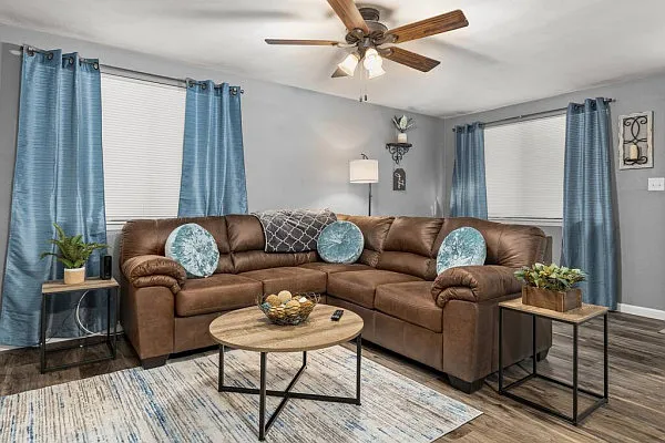 2 bed, 900 sqft, $1,799 — Photo 3