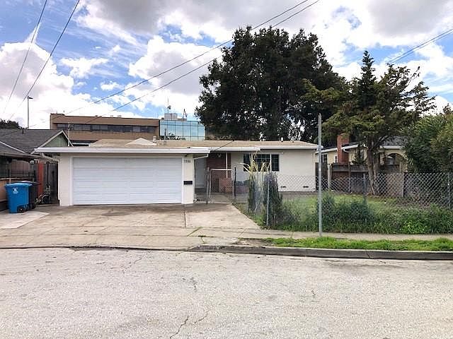 1st image of 1584 Ursula Way