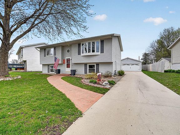 2nd image of 3021 Valley High Dr