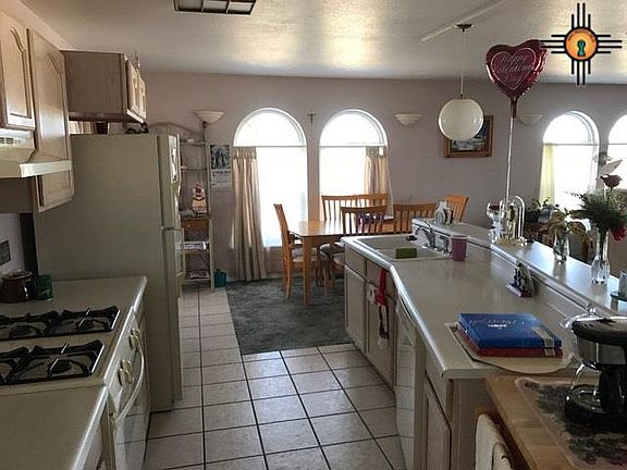 4th image of 2111 Longview Dr