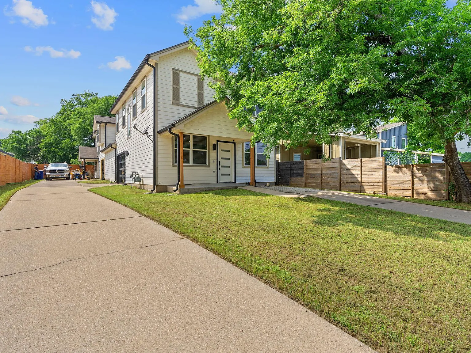 3 bed, 2.5 bath, 1236 sqft, $2,150 — Photo 4