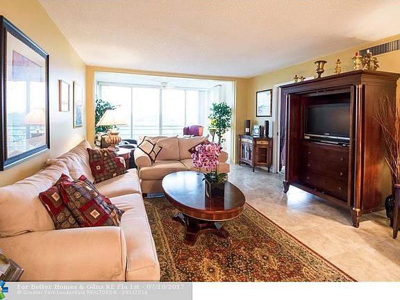 3rd image of 575 Oaks Ln APT 607