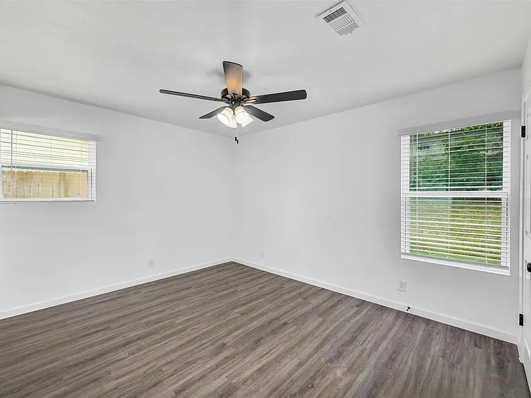 6506 King George Dr — Photo 16