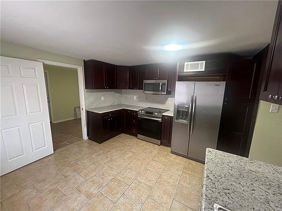 5th image of 2032 Frenchmen St #B