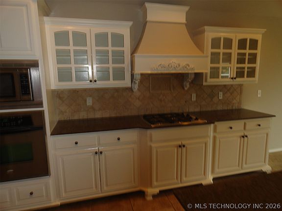 5th image of 11017 S Lawrence St