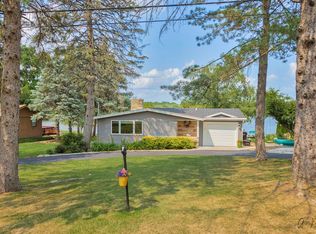 4136 W Lake Shore Dr, Wonder Lake, IL 60097