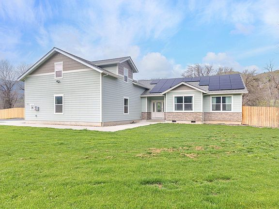 3rd image of 707 Wards Creek Rd