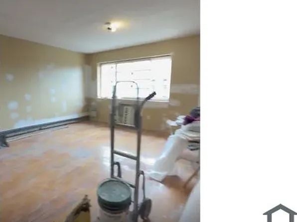 282 Watjean Ct APT 2, Far Rockaway, NY 11691