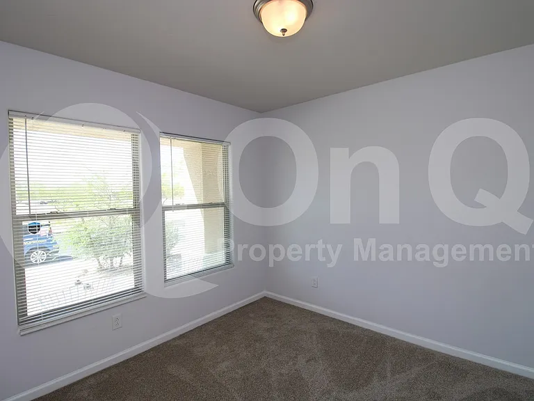286 E Bobcat Pl — Photo 12