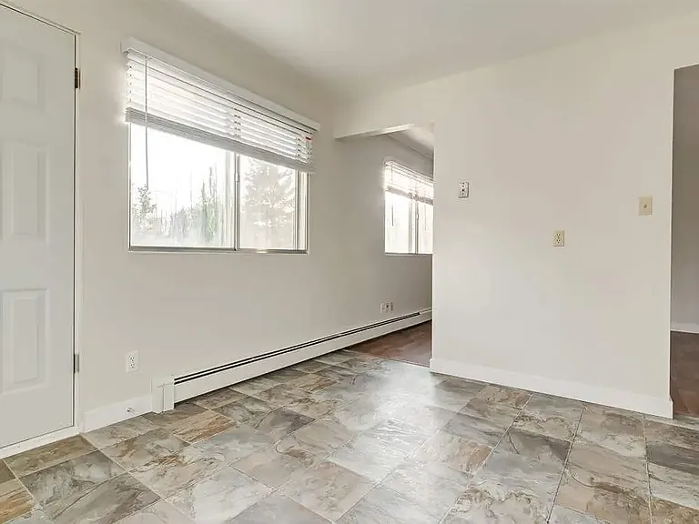 5905 47a Ave #15 — Photo 7
