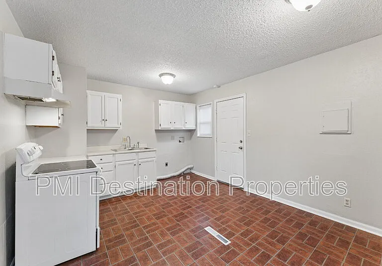 5431 N Indiana Ave — Photo 11