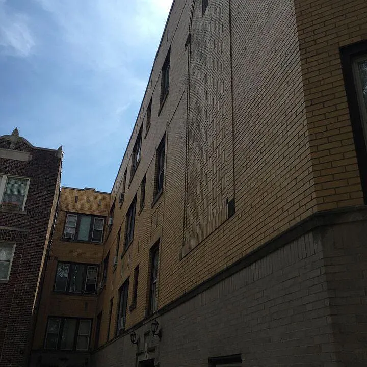 2011 N Leavitt St #1W