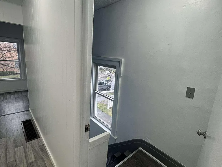 415 Washington Ave #2 — Photo 4