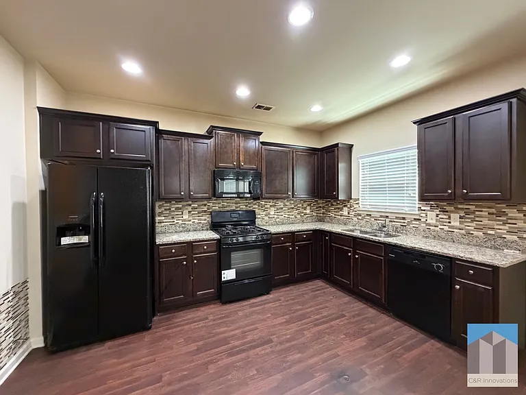 881 Franklin Mill Trce — Photo 10