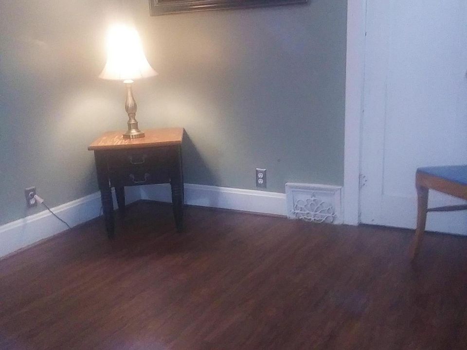 1st image of 1-1311 W 40th St #1